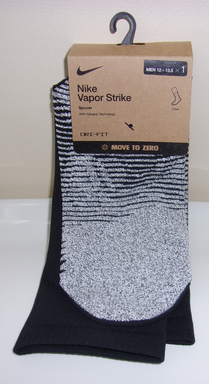 NWT Nike Grip "Vapor Strike" Soccer Socks BLACK Men's Size: 12-13.5 $30