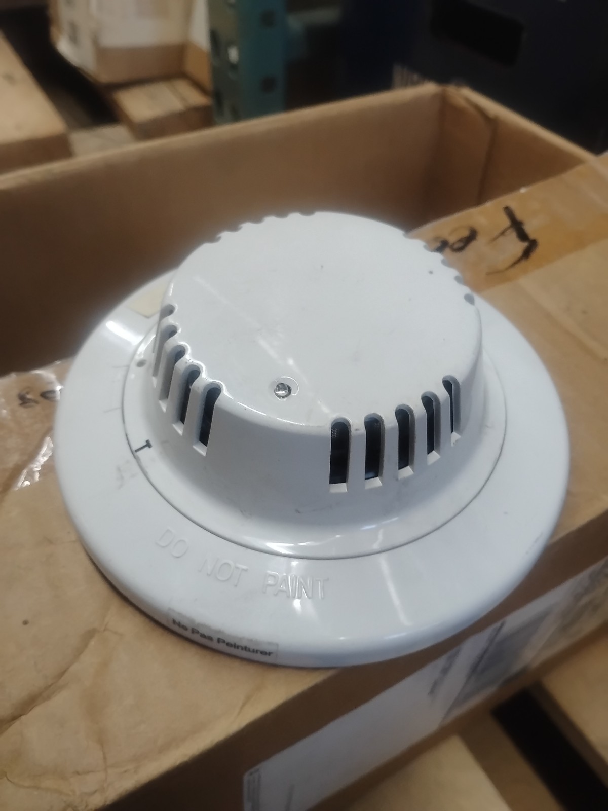 BOSCH D7050-B6Multiplex Photoelectric Smoke Detector W/ Base. Preowned