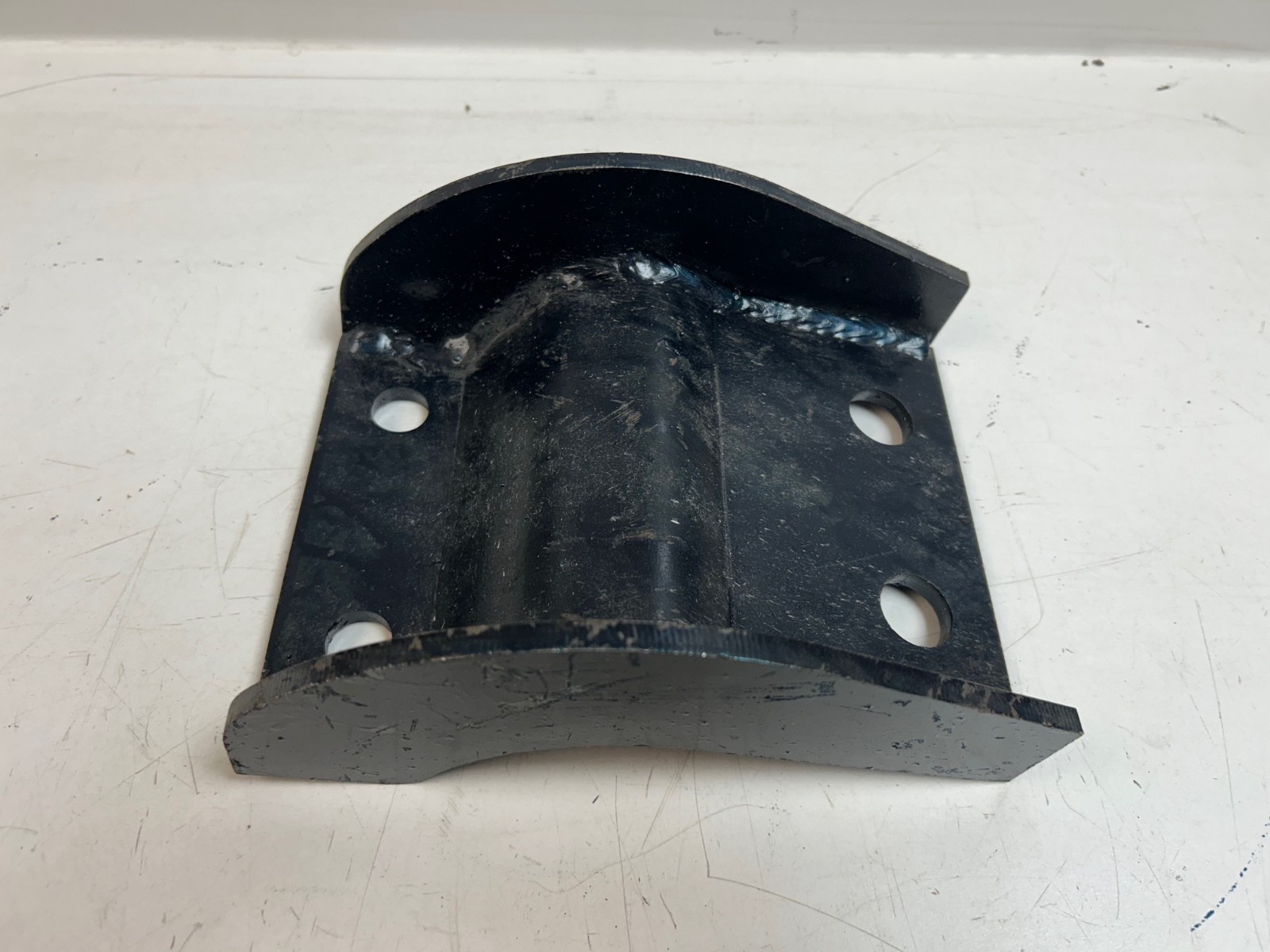 KENWORTH K071-304 CAP-FRAME BRACKET AG100