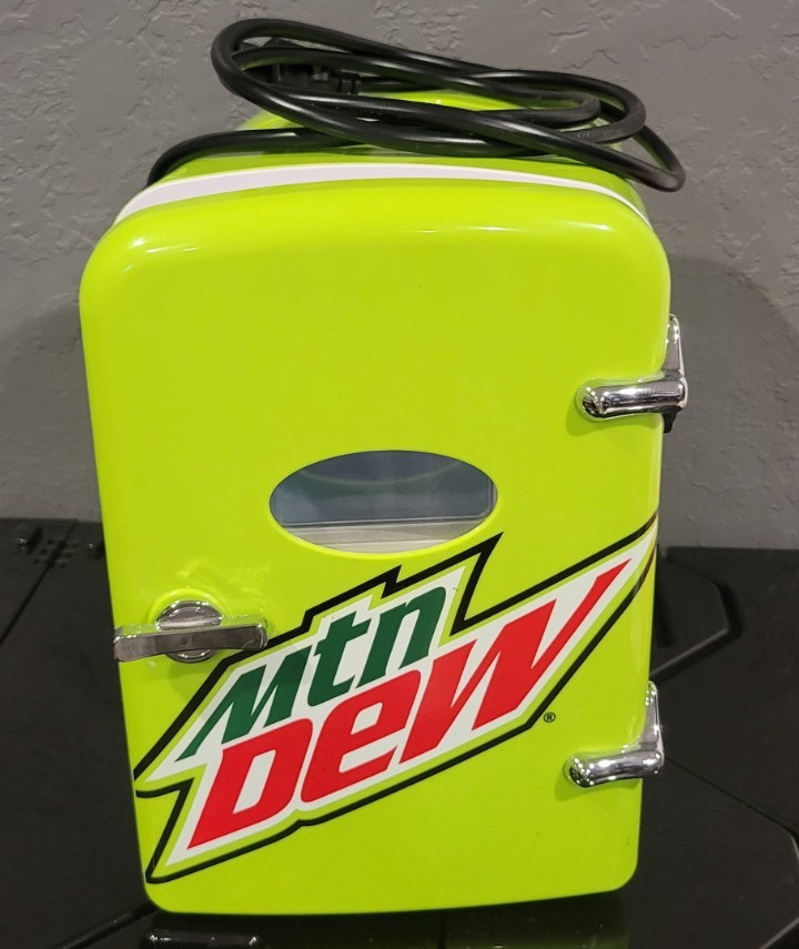 Mountain Dew MIS134MD Mini Portable Compact Fridge | Intertek 2020 | USED