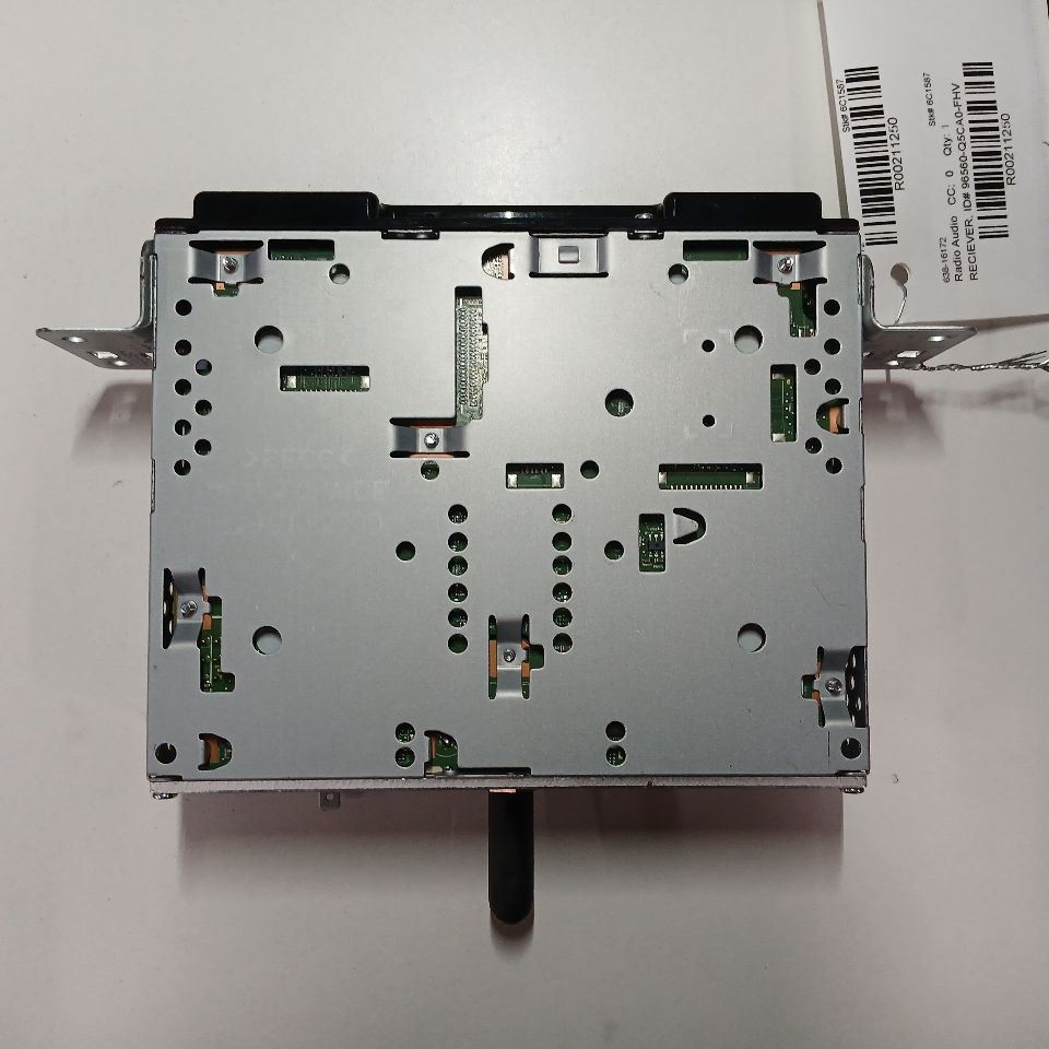 Audio Equipment Radio Display And Receiver US Market Fits 24-25 SELTOS 211250