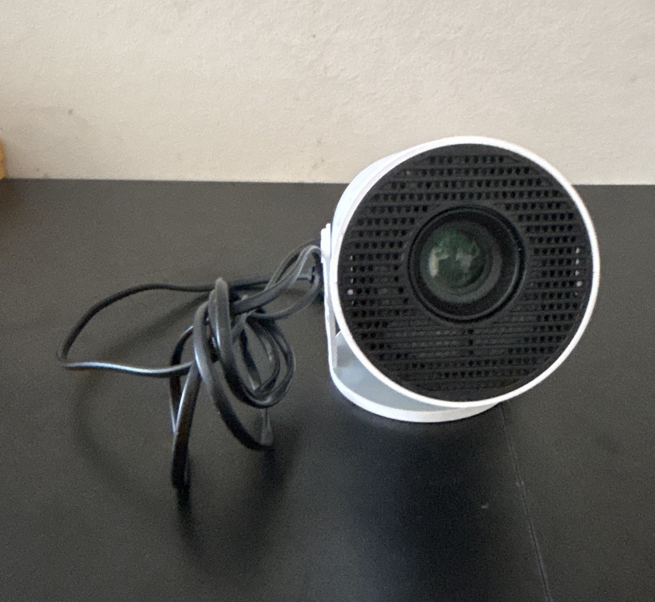 Samsung The Freestyle SP-LSP3BA 1080p DLP 550 ANSI Short Throw Tizen