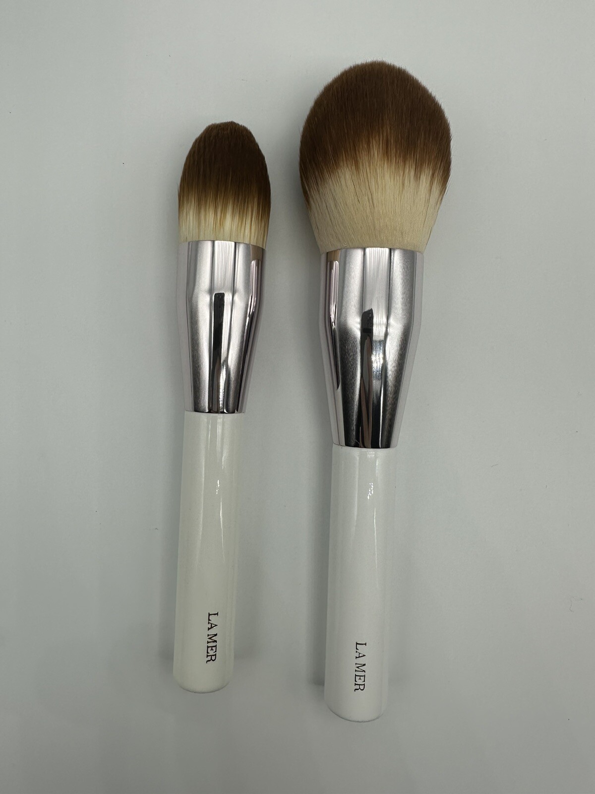 Set of 2 brushes, La Mer Powder and Foundation Brushes