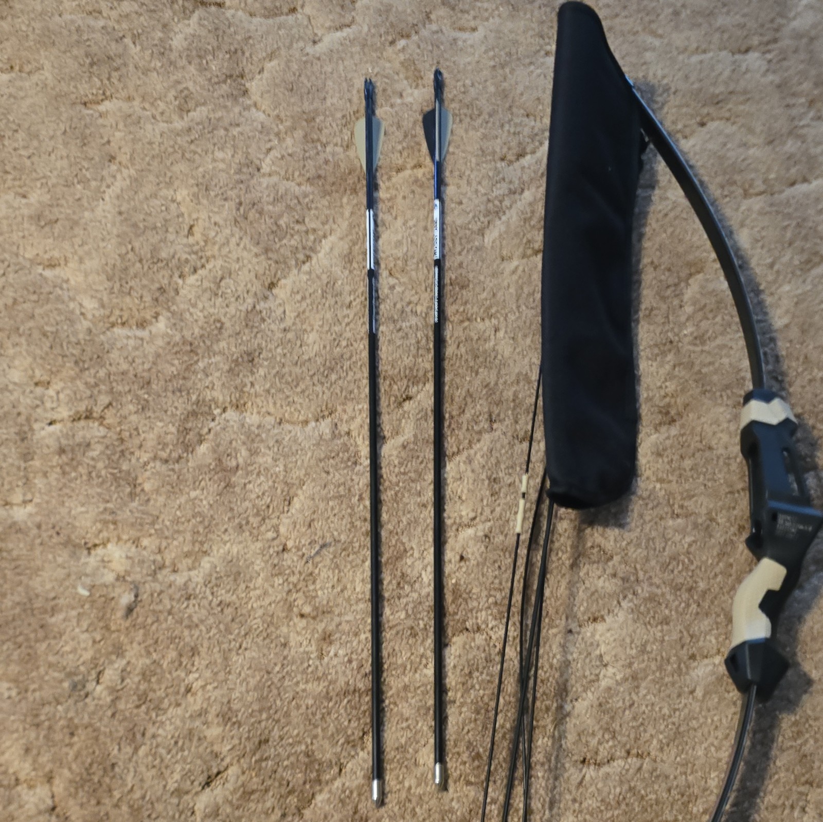 Mossy Oak Youth Compound Bow Black/Gray w/ Soft Case, & Arrows