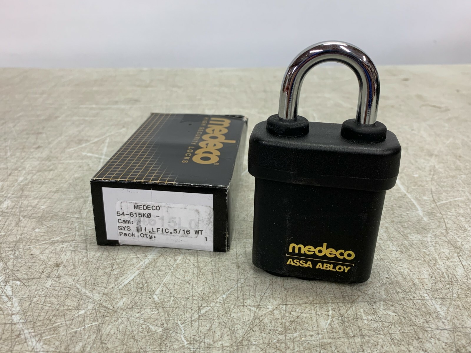 MEDECO Padlock 54 Serie Weather Guard 5/16” x 1-1/8 Shackle No Cylinder 54-615K0