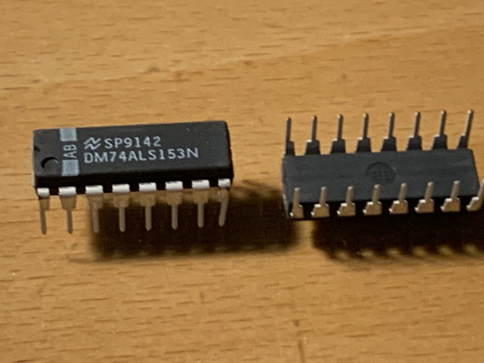 DM74ALS153N - NATIONAL IC - DATA SELECTOR/MULTIPLEXER, 16 pins DIP