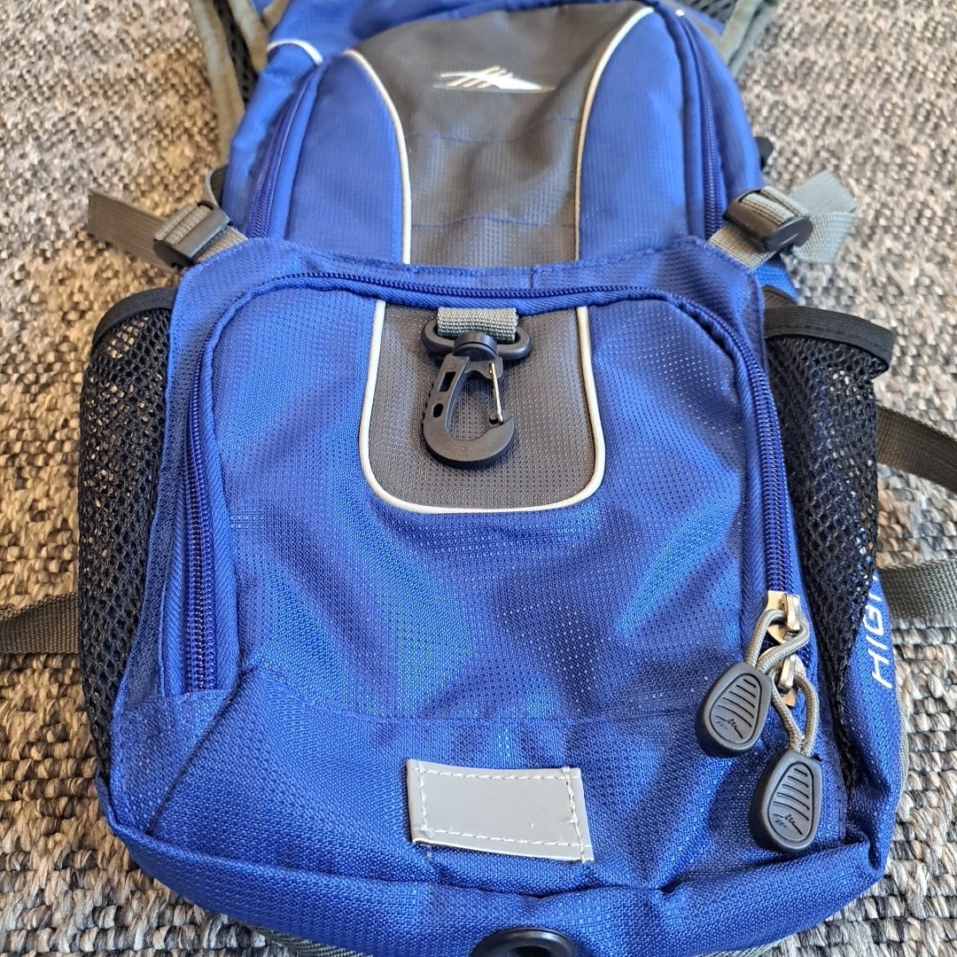 High Sierra Blue Hydration Pack 2L No Bladder Excellent Condition