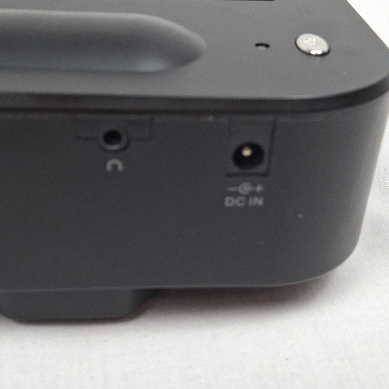 LED Entertainment Projector LCD Image System Projects Up To 60" (Portable Mini)