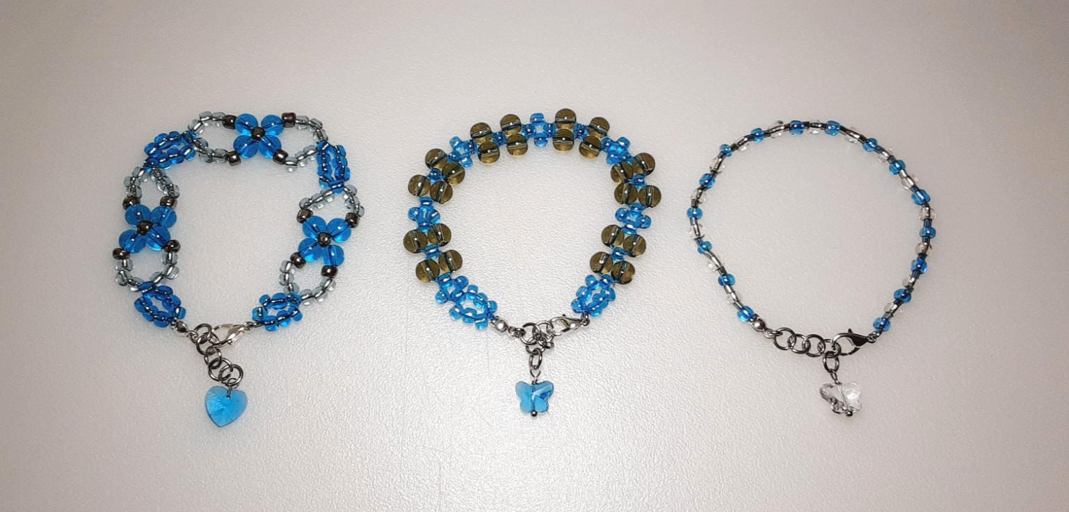 DAINTY GLASS ADJUSTABLE STAINLESS BEADED BRACELETS BLUE  & GRAY