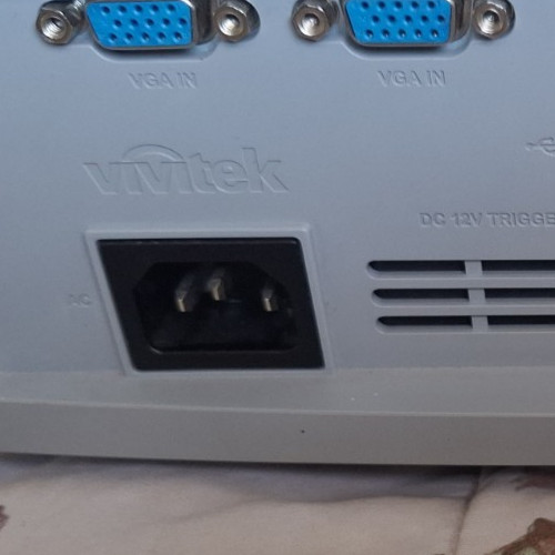 Vivitek D910HD DLP 3D Ready Projector No REMOTE