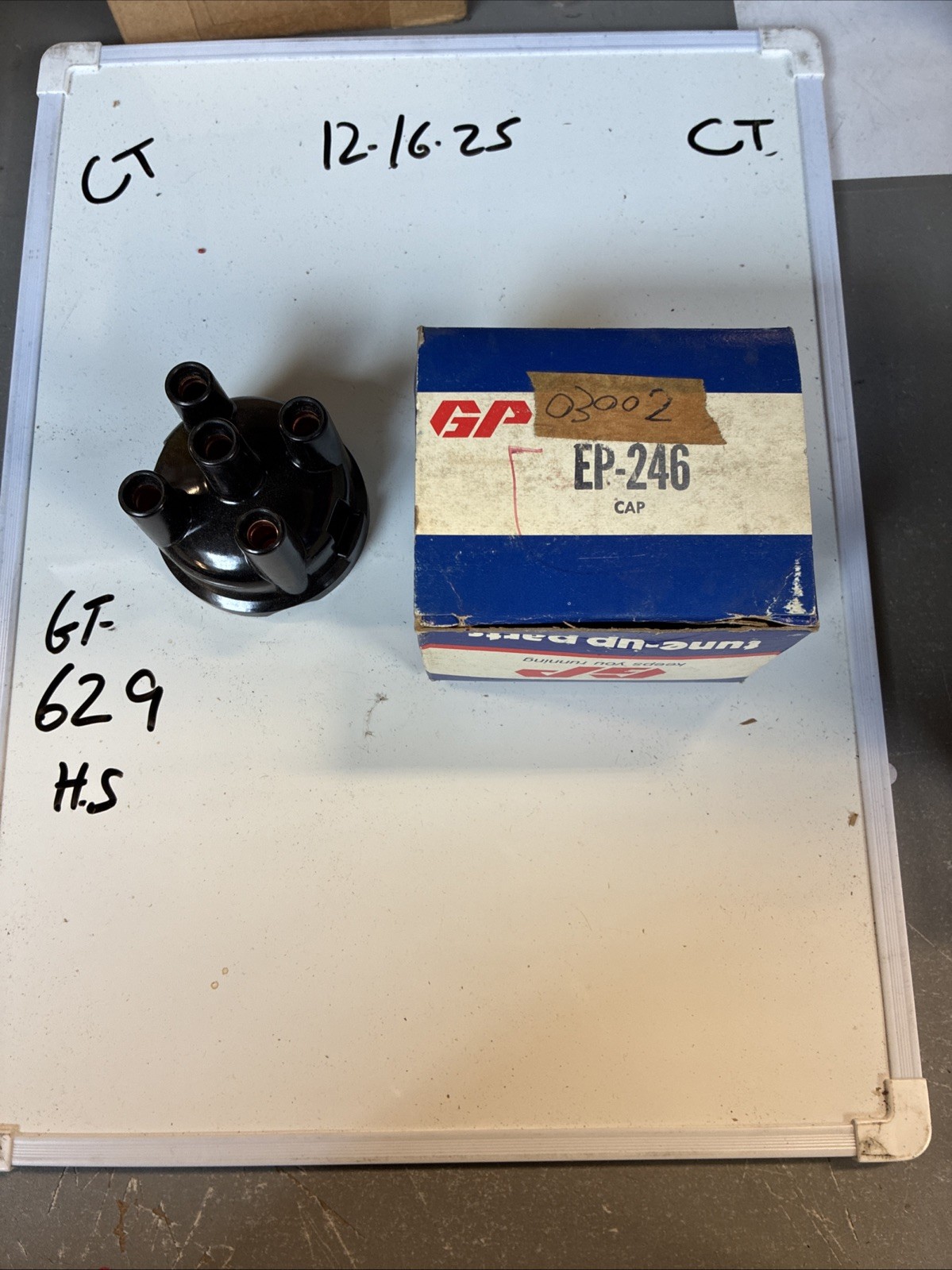 (1) NOS Guarantee, Part Distributor Cap EP246