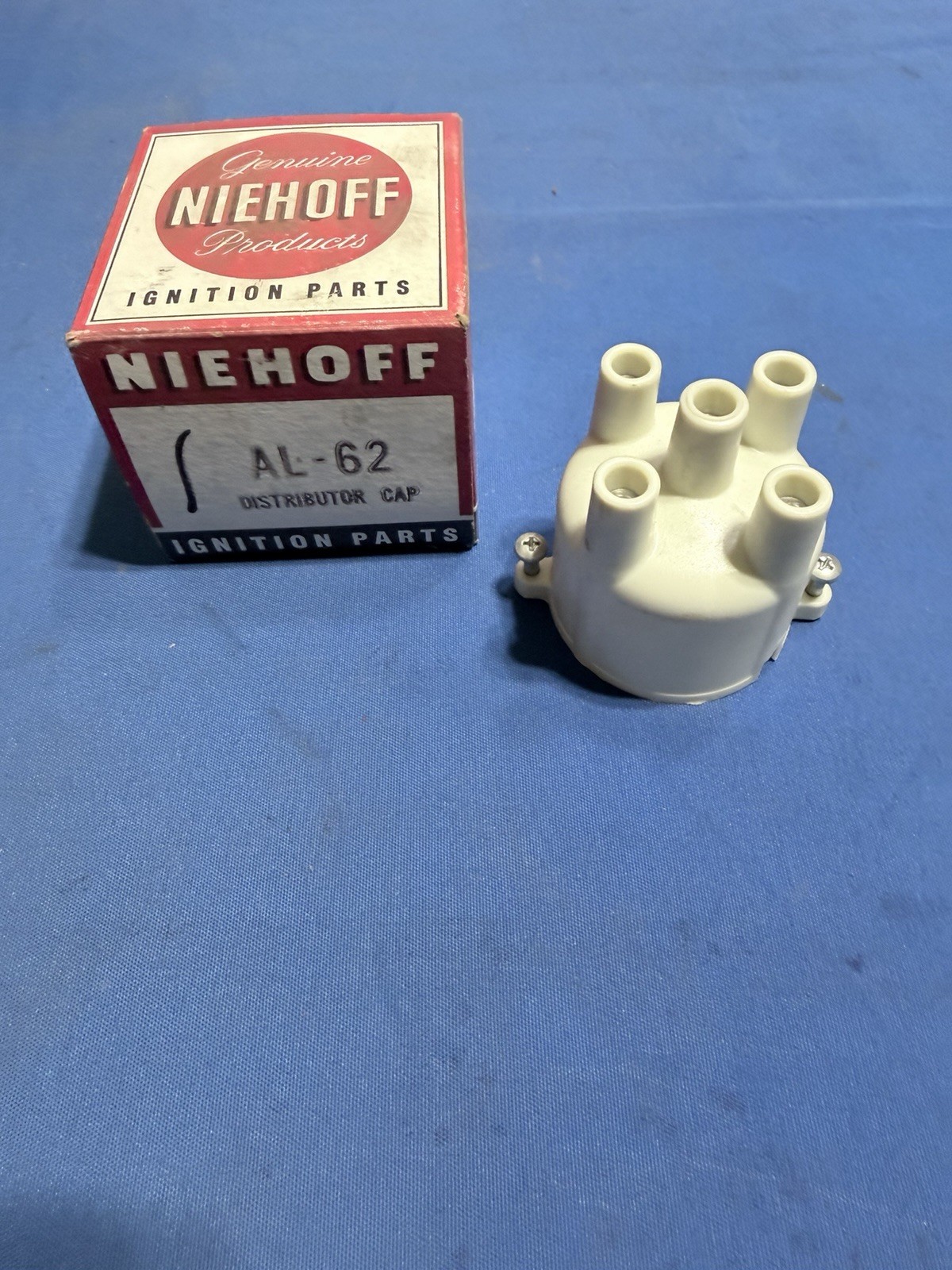 Niehoff Tune Up Parts AL-62  Distributor Cap New Old Stock Vintage Auto Parts