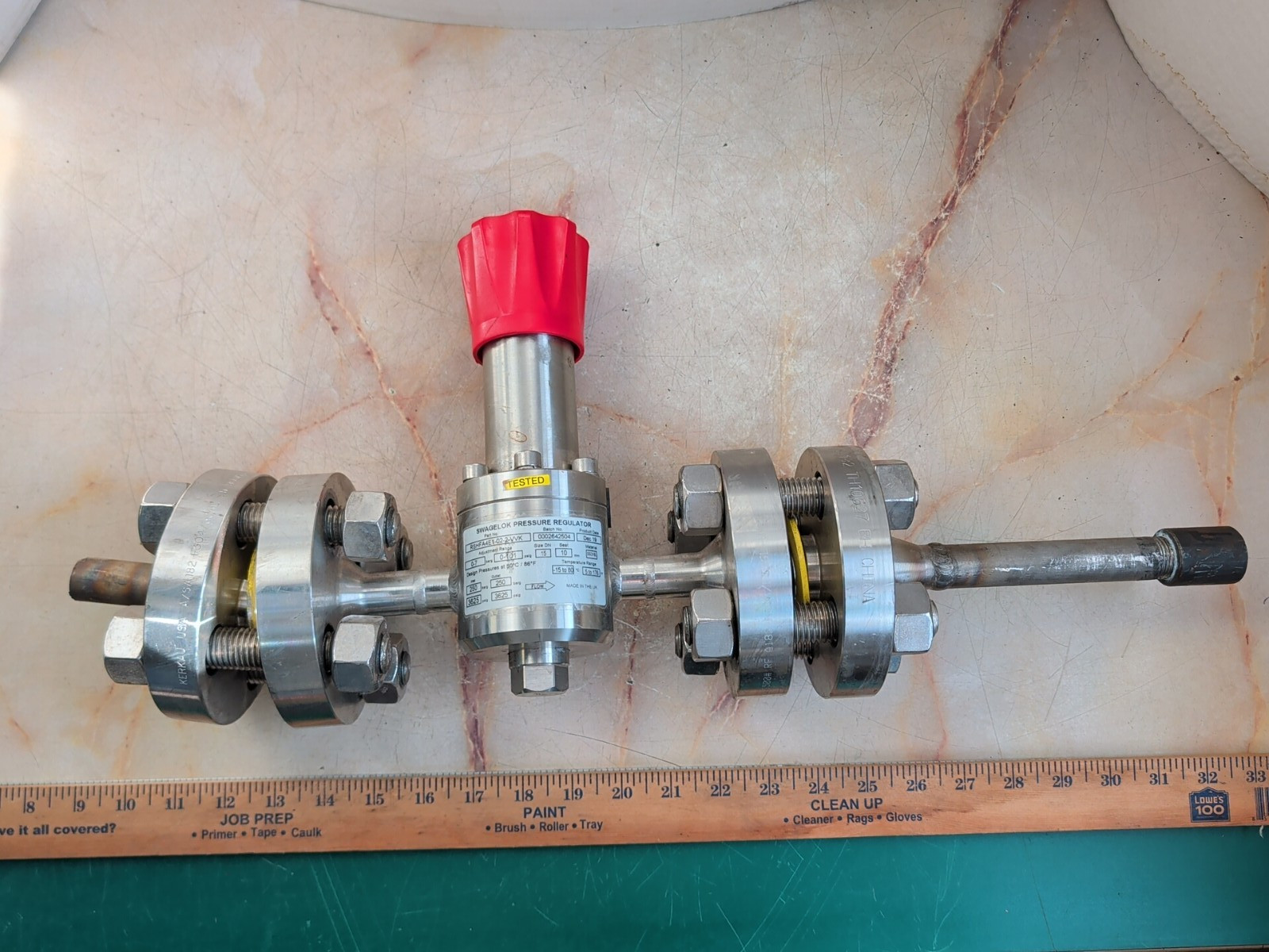 SWAGELOK PRESSURE REGULATOR RSHFAAE1-02-2-WK - PLEASE SEE DESC AND PICS!