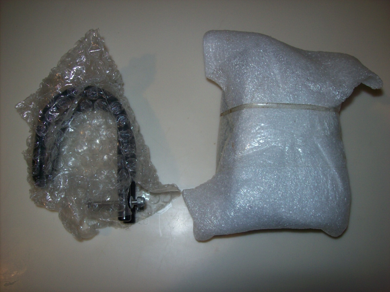 2  METAL RIFLES HOLDER BRACKETS BRAND NEW! LOOK!