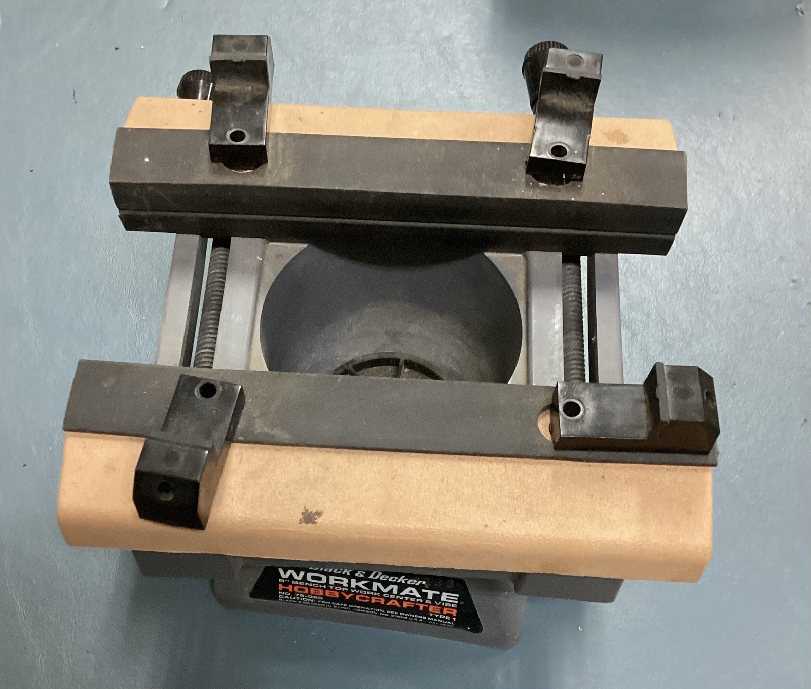 BLACK & DECKER WORKMATE HOBBYCRAFTER 8" BENCH TOP WORK CENTER & VISE