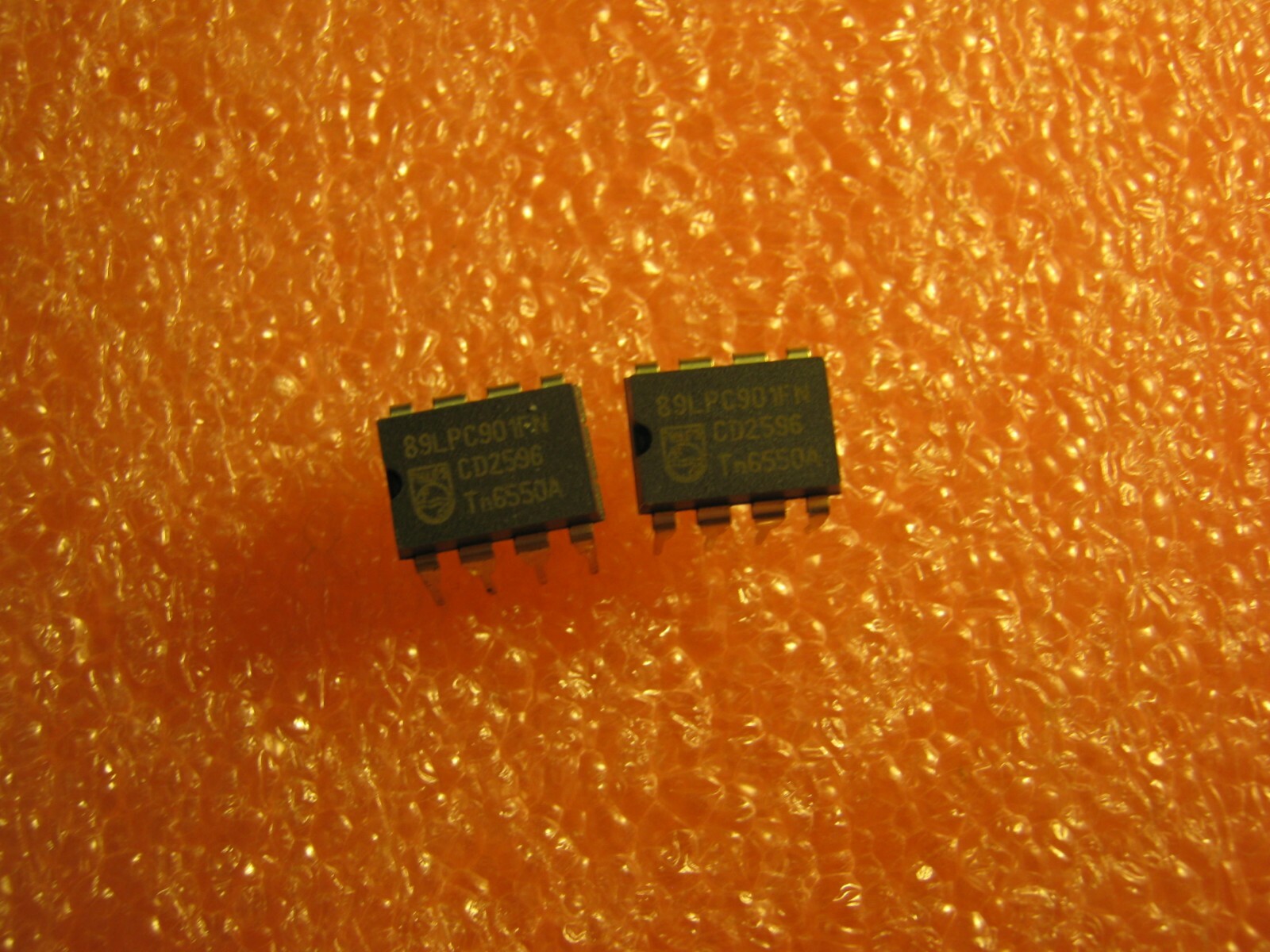 P89LPC901FN Lot of 2 NOS from Philips