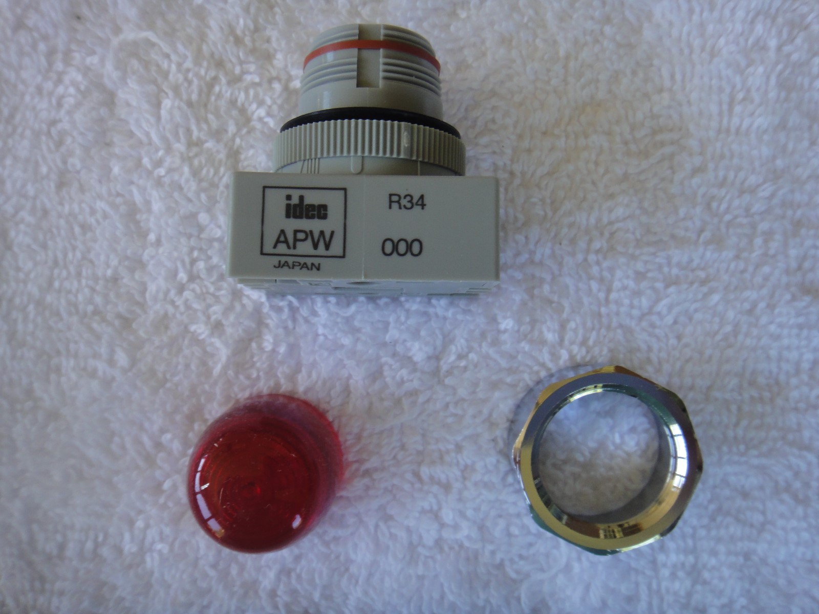 NIB idec Pilot Light Red Lens APW299-R-24V