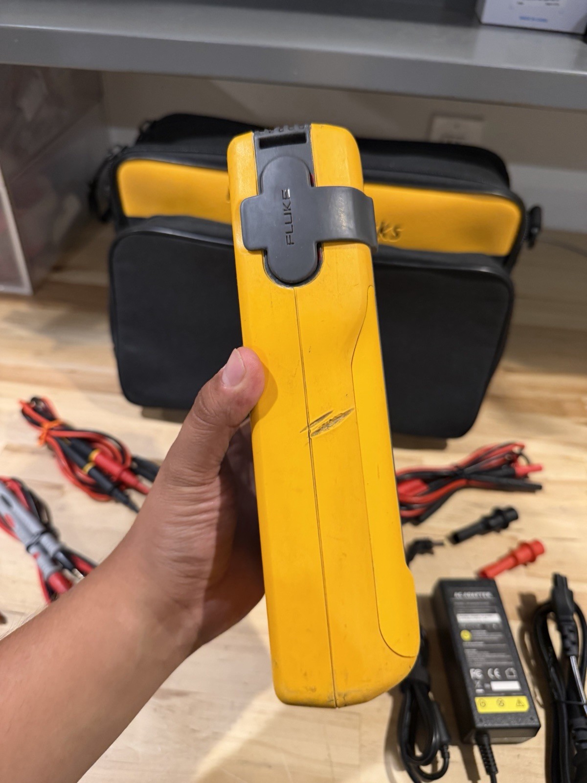 FLUKE 754 DOCUMENTING PROCESS CALIBRATOR W/ ACCESSORIES (TESTED) FREE SHIPPING
