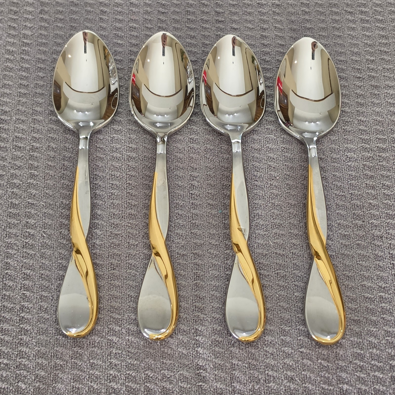 Oneida Golden Aquarius Teaspoons 6” USA Stainless Steel Set of 4 Flatware