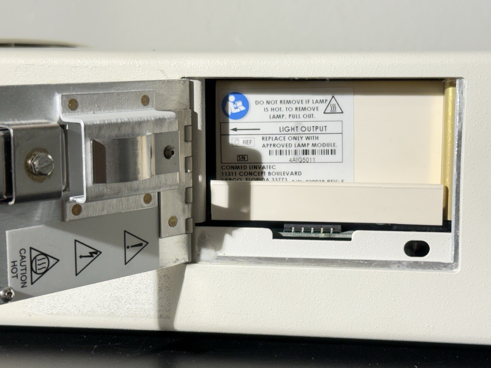 ConMed Linvatec LS7700 Xenon Light Source 300 Watt
