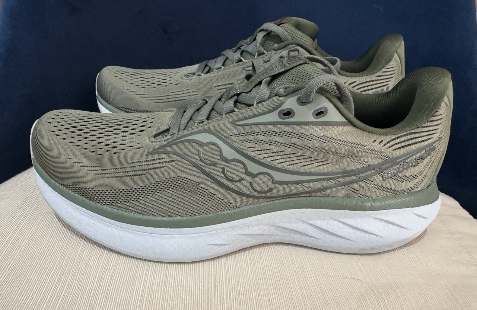 Saucony Ride 18 Running Shoe Olive Green Color - Men's Size 8.5 US New