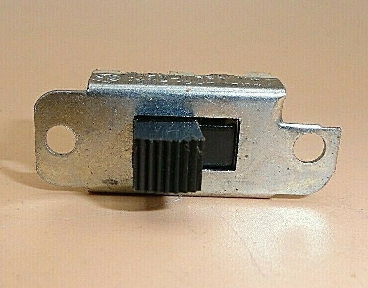 STACKPOLE SLIDE MOMENTARY SWITCH 3A/125Vac (LOT OF 20 )