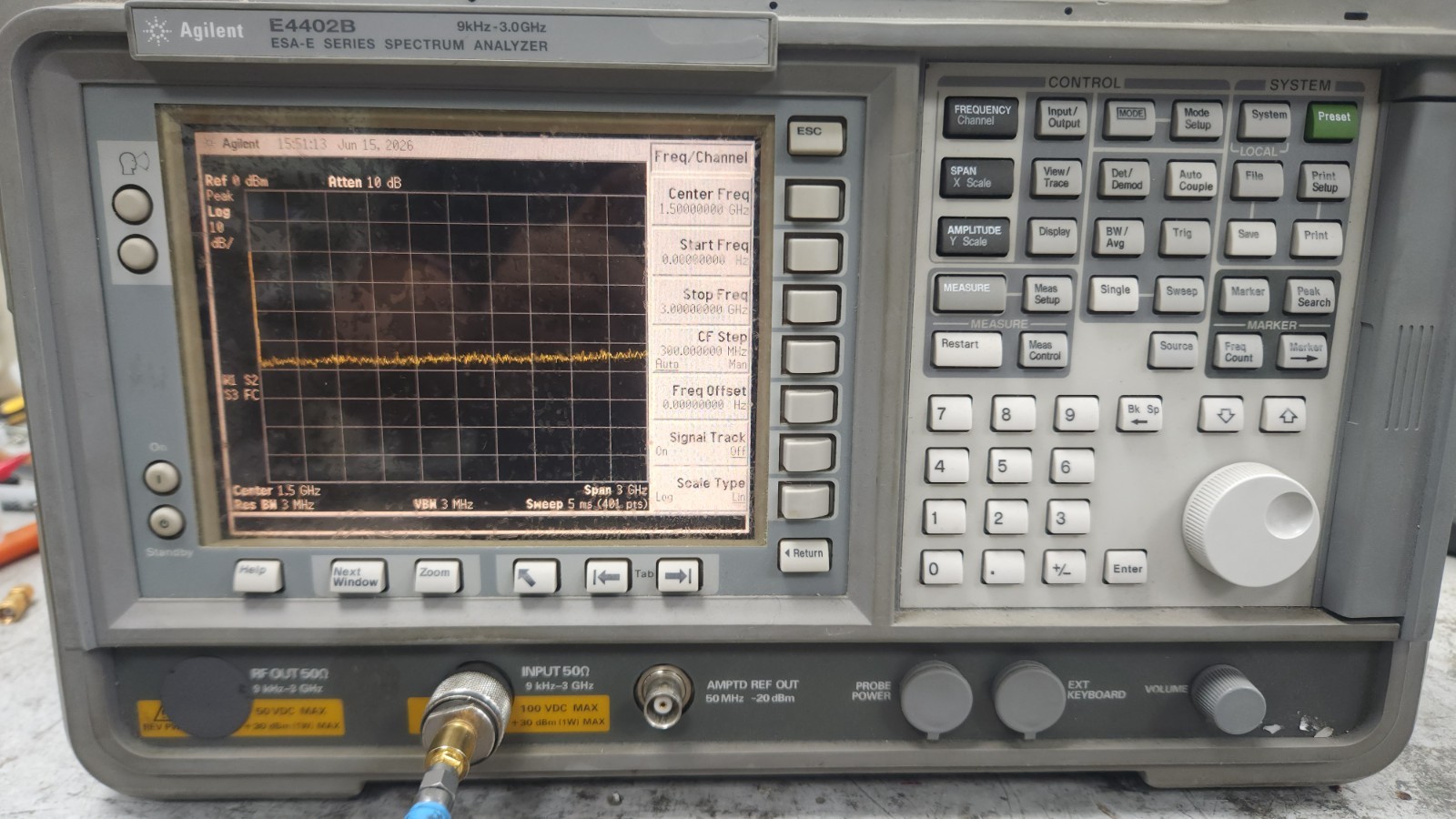 Agilent E4402B 9KHz to 3GHz Spectrum Analyzer  w/ Pre Amp + Loaded with options