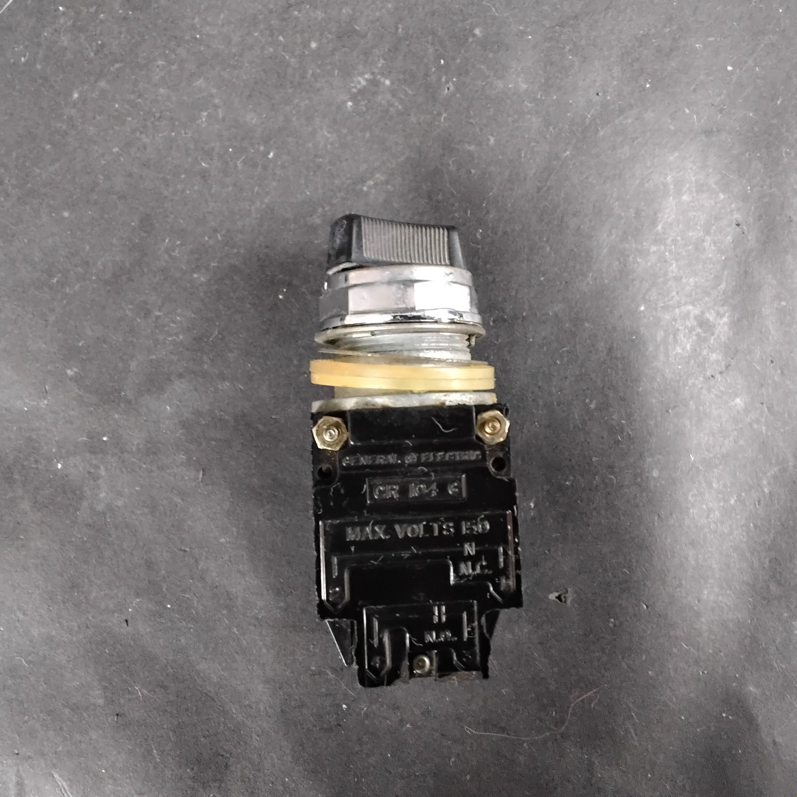 GENERAL ELECTRIC CR104G PUSHBUTTON SWITCH ($16 OBO)