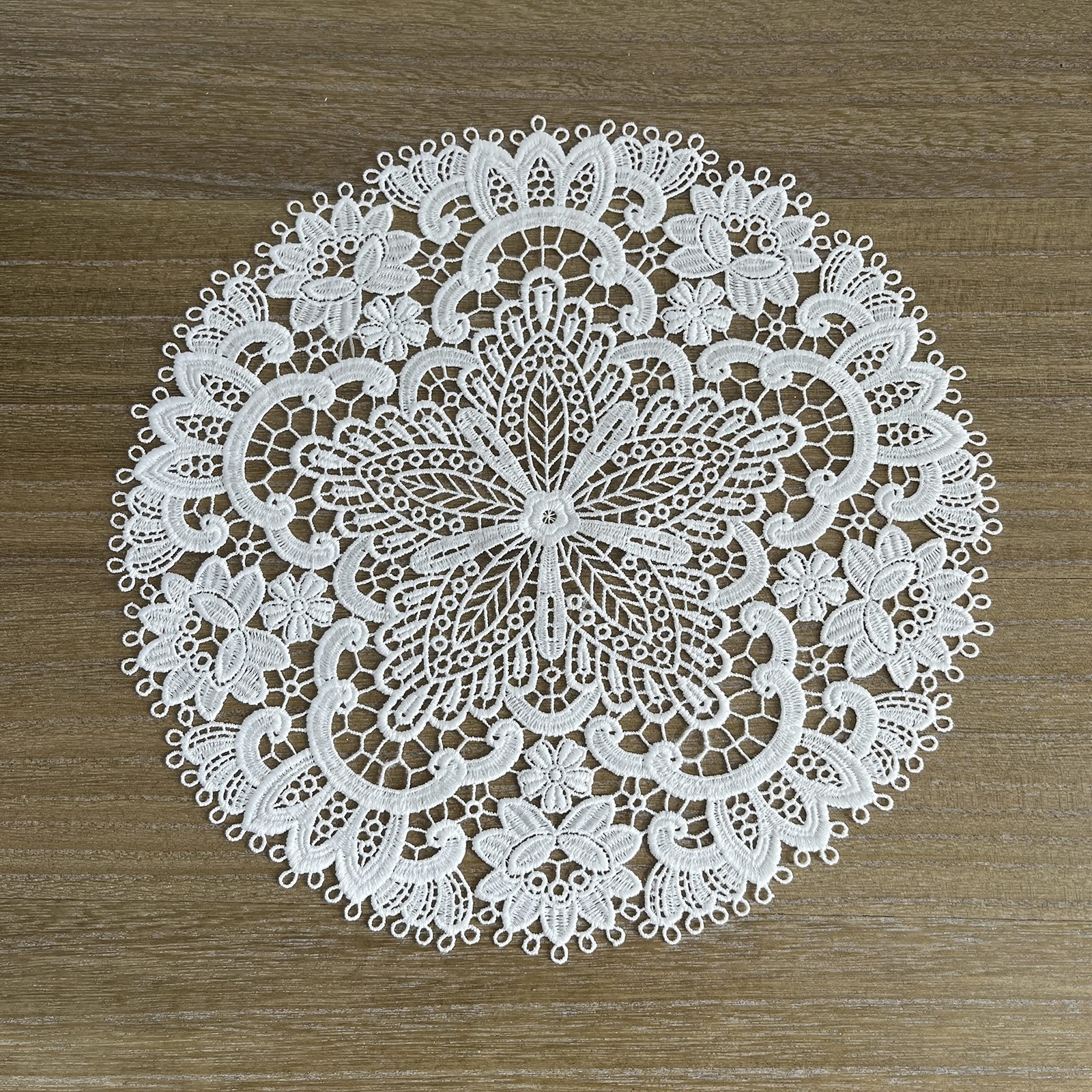 2Pack Round Lace Placemats for Dining Table,11inch Diameter Delicate Floret E...