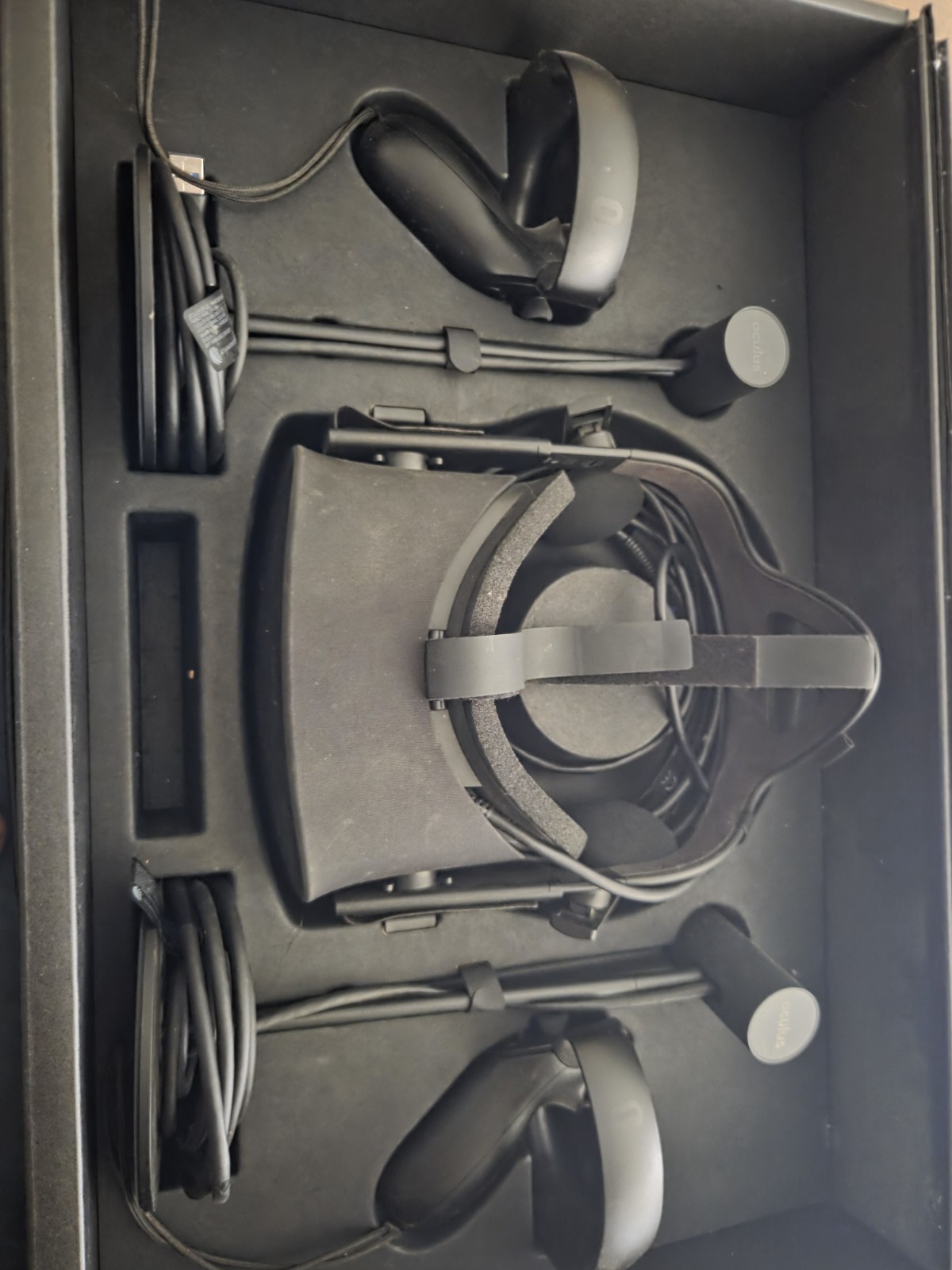 Working Oculus Rift PC Headset Kit Black w/ Controllers, Sensors & Cables