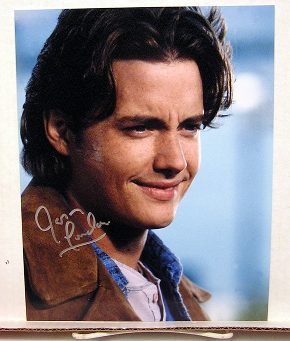 MALLRATS Autograph 8x10 Color Photo-Jeremy London/Ouint (EBAU-583)