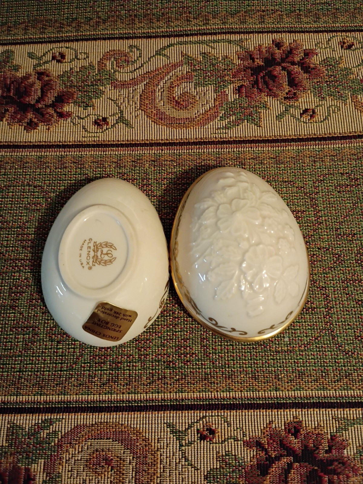 Lenox "Springtime" Egg Box. (30)t