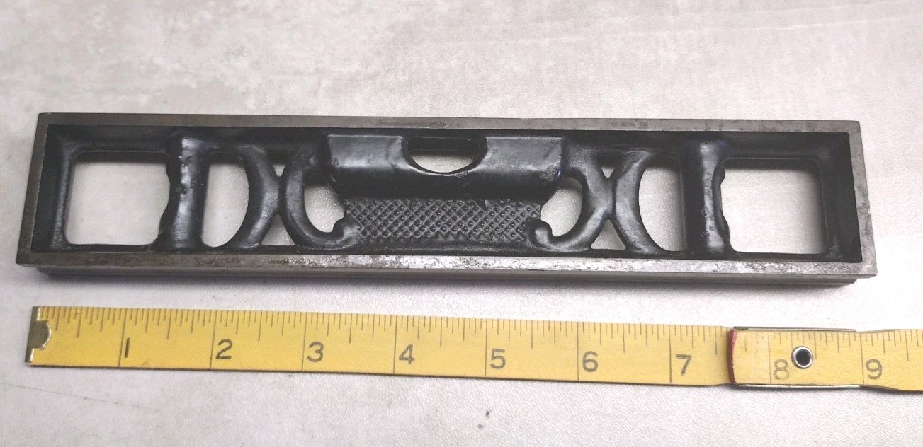 Vintage L.S.S. Co STARRETT 9" CAST IRON LEVEL MACHINIST Missing One Vial No. 132