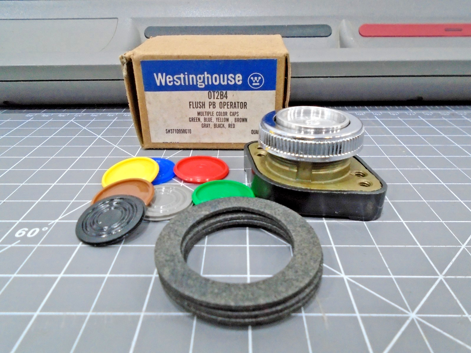NEW Westinghouse OT2B4 Flush PB Operator Push button Momentary
