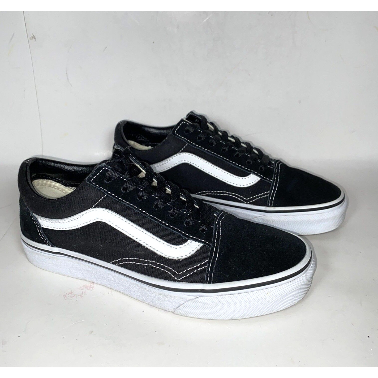 Vans Classic OG Suede Skateboarding Sneaker Black White Women's 6.5 Kids 5.