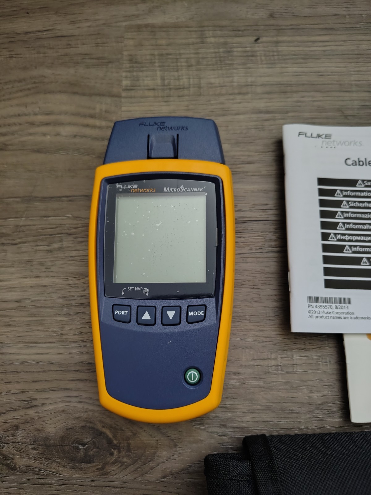 Fluke Networks Microscanner2 MS2-100 Cable Verifier w Fluke Soft Case