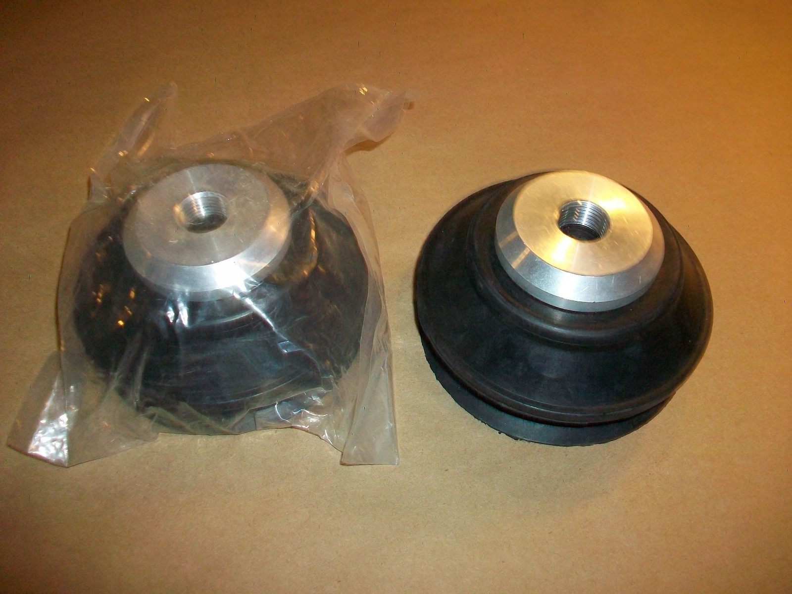 2PC Numatics Pneumatic Suction Cup NFSGA110XXB84FG    NEW