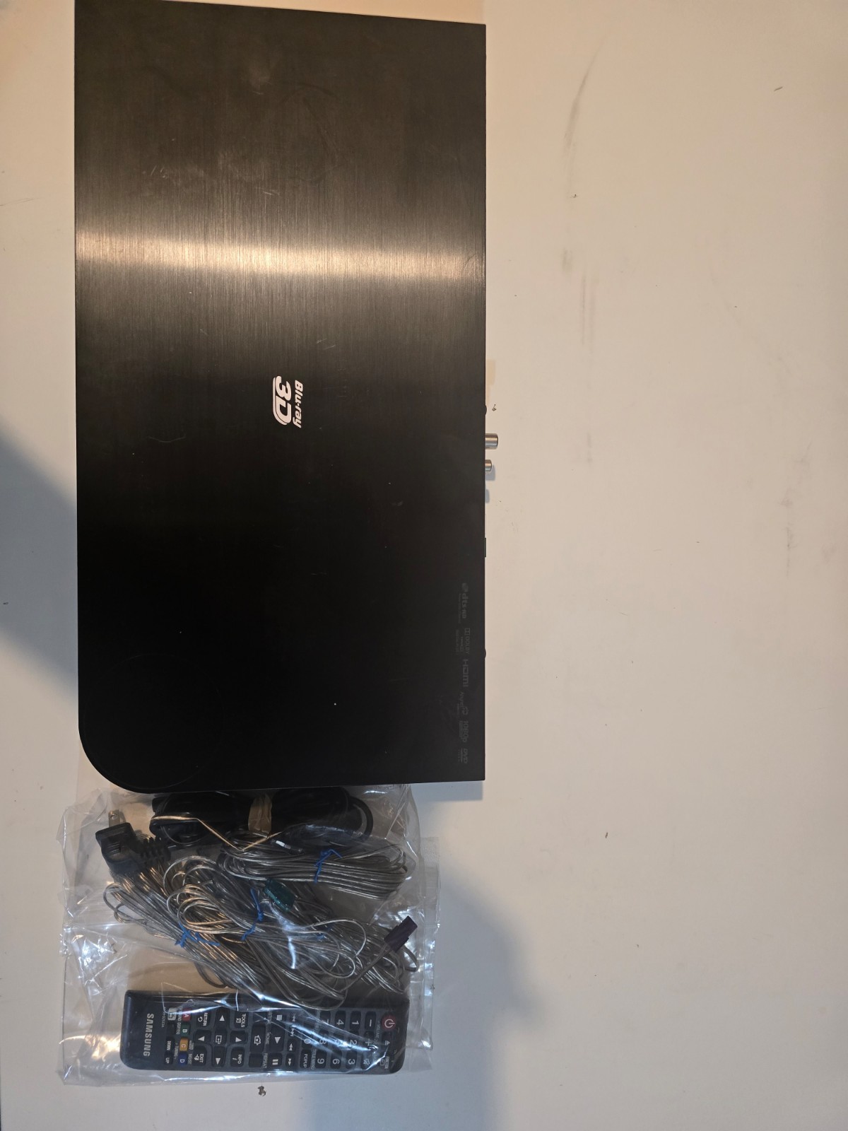 Samsung HT-J5500W 3D Blu-Ray Home Theater Receiver + Remote + Wires Tested