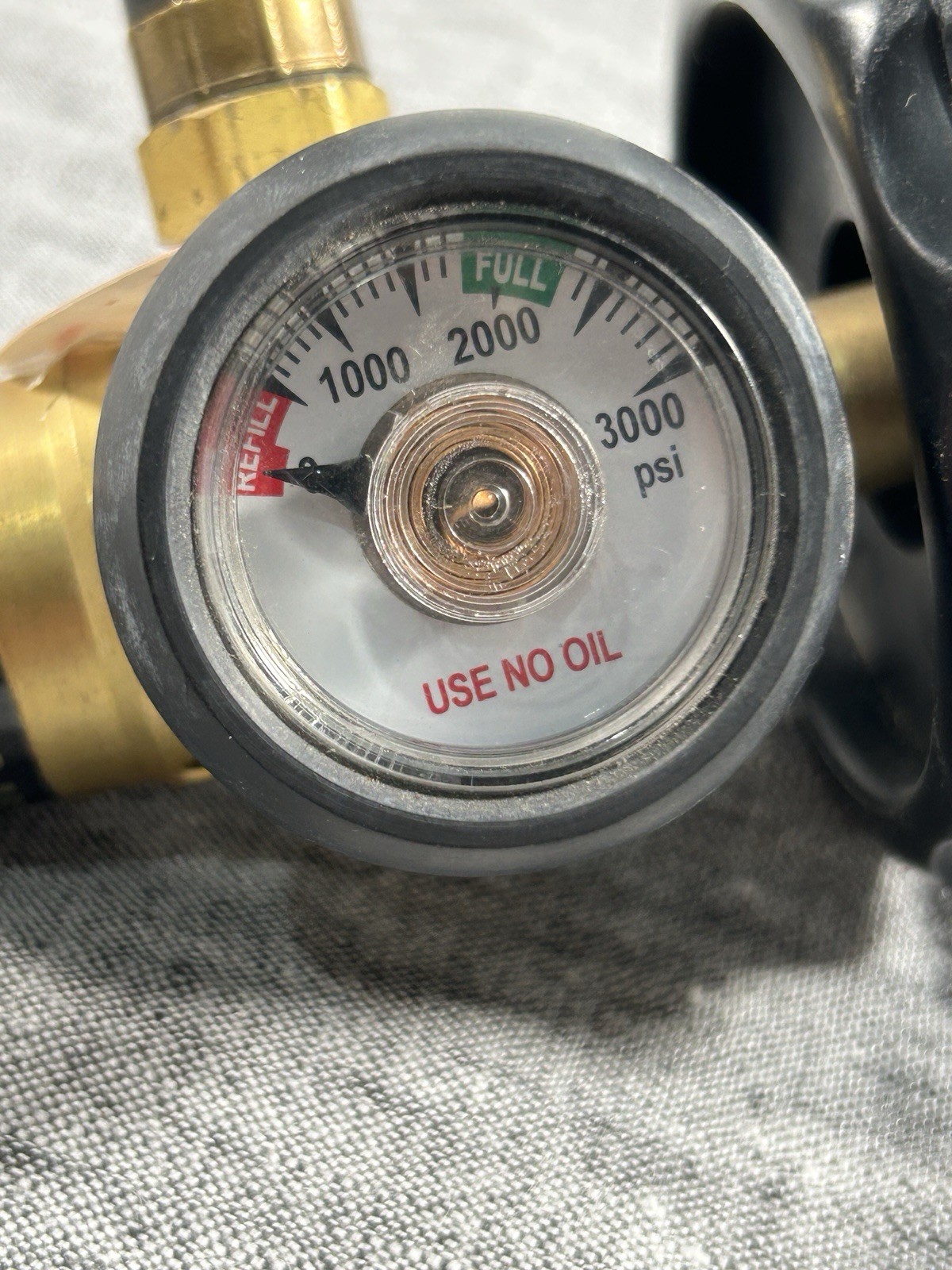 West Winds Compressed Gas Regulator for Helium Balloon Inflatable Adapter