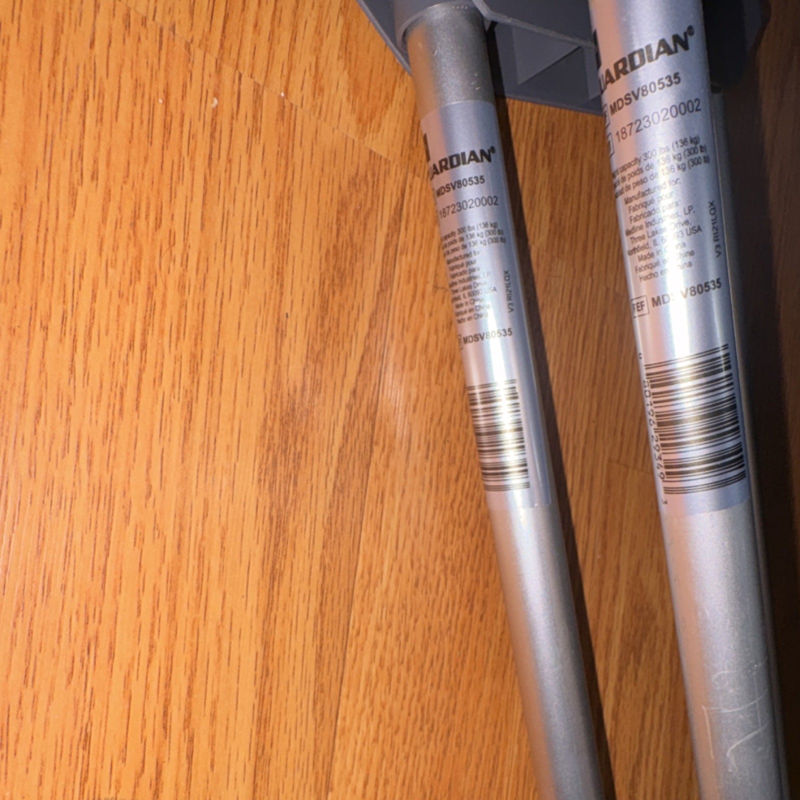 Guardian MDSV80535 Adjustable Height Aluminum Standard Crutches Adult 300 lb