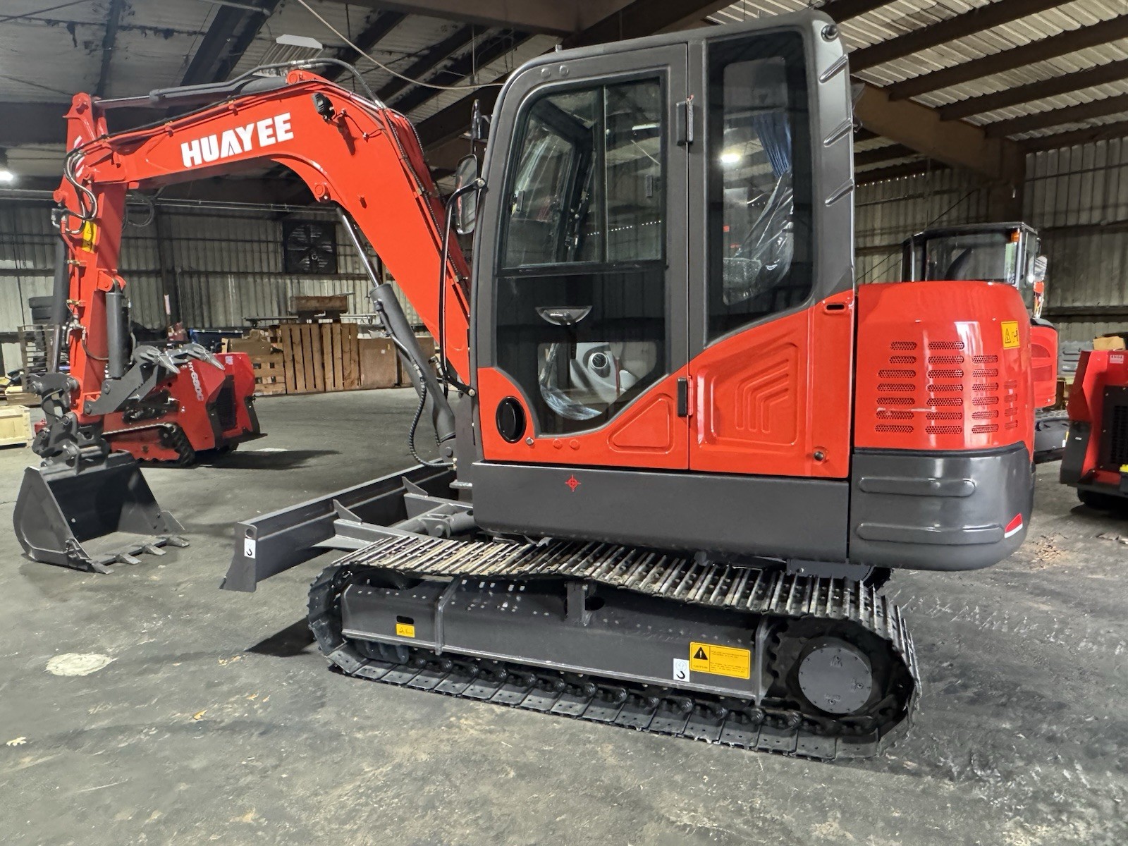 6 Ton Excavator Yanmar Engine Hydraulic Thumb 2 Speed Touchscreen Quick Attach