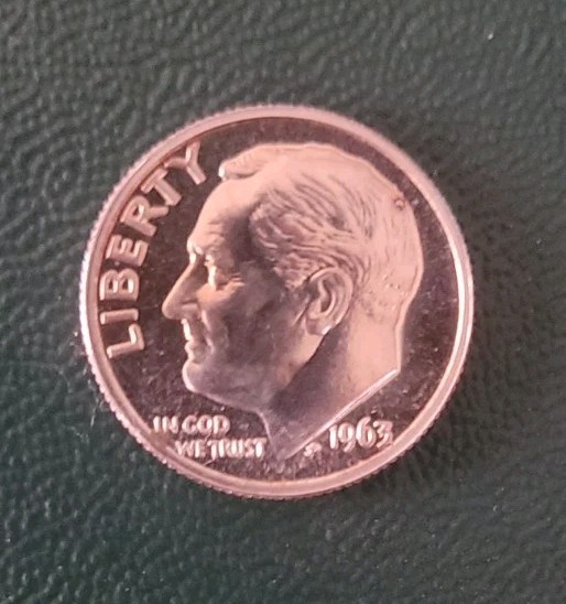 1963 Roosevelt Dime  SILVER Coin. Yellow Tone Rare