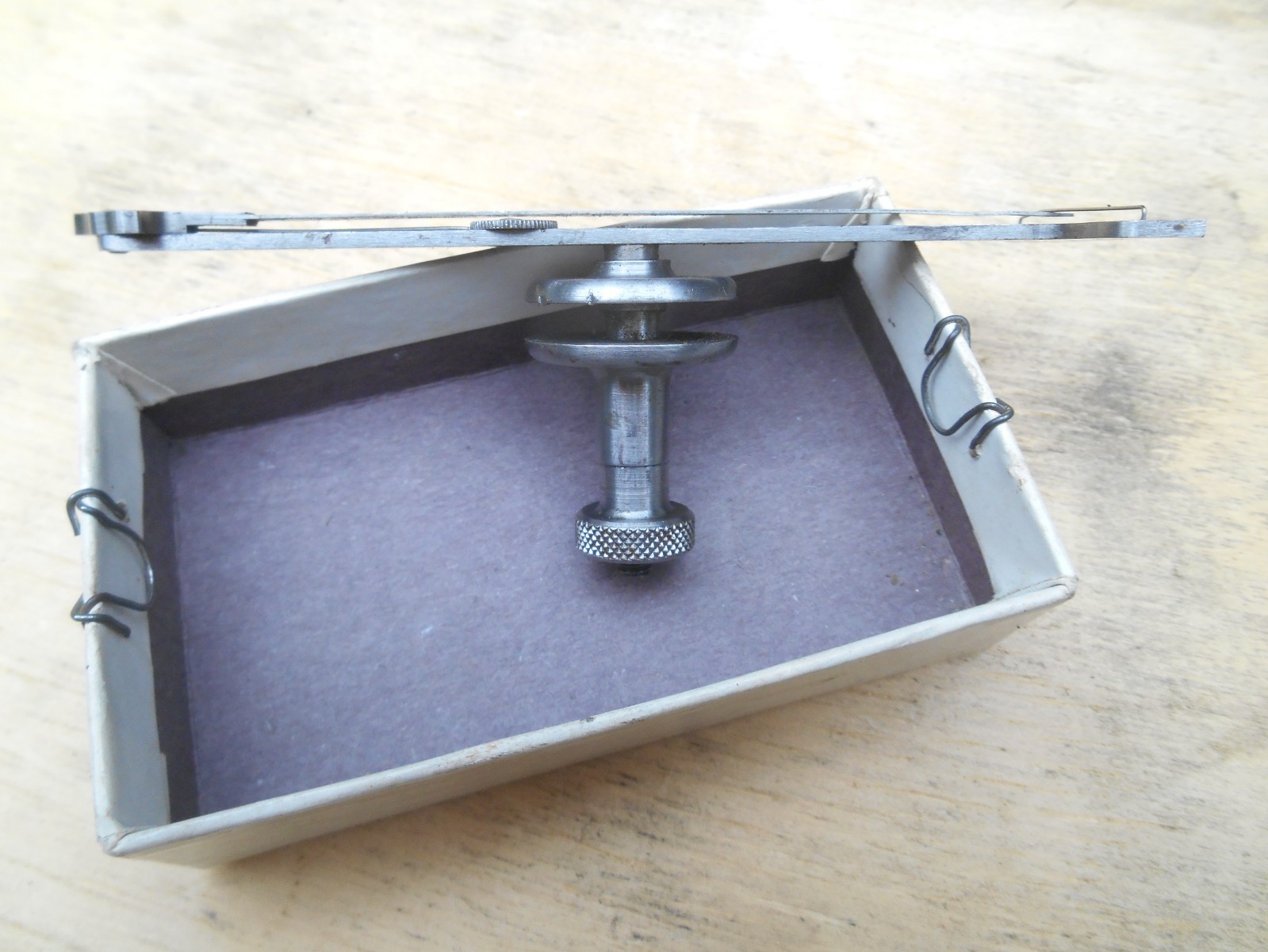 STARRETT NO. 64 UNIVERSAL TEST INDICATOR
