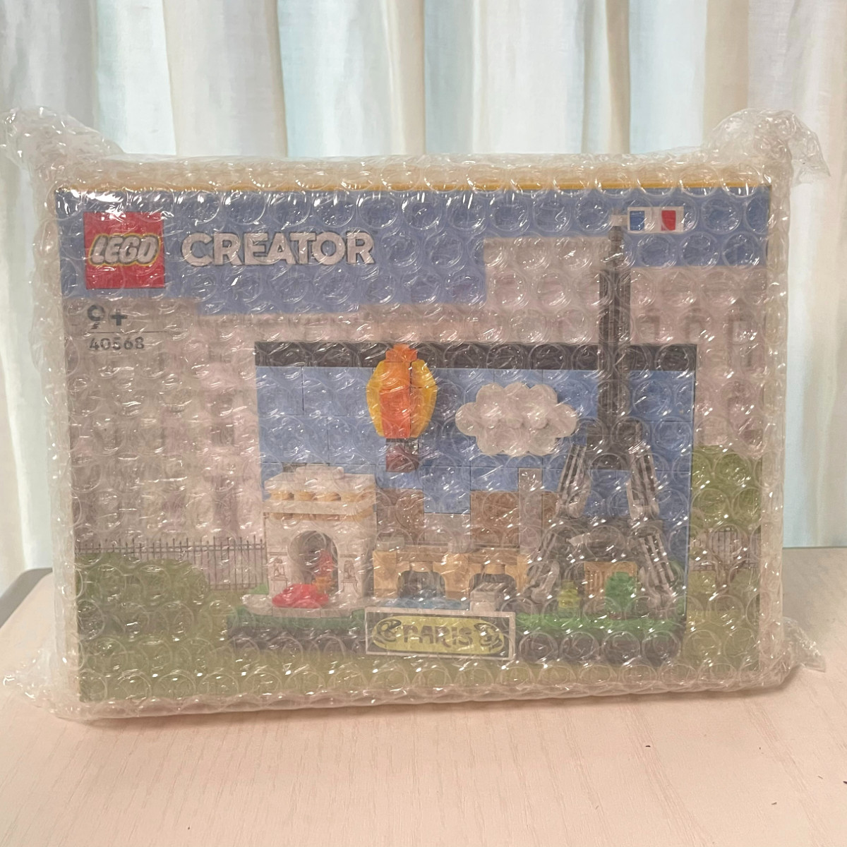 LEGO Creator Paris Postcard 40568 213 Pieces Buildable Display Kit