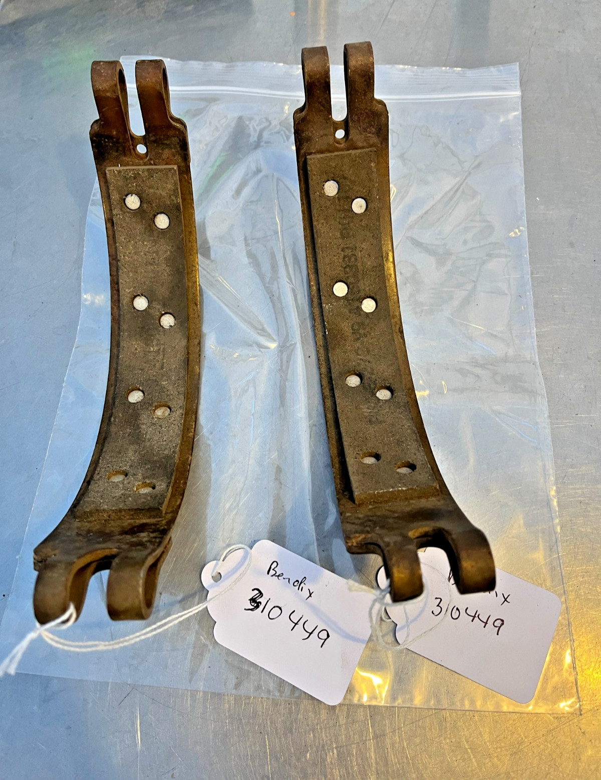 310449  Genuine BENDIX   BRAKE PAD BANDS