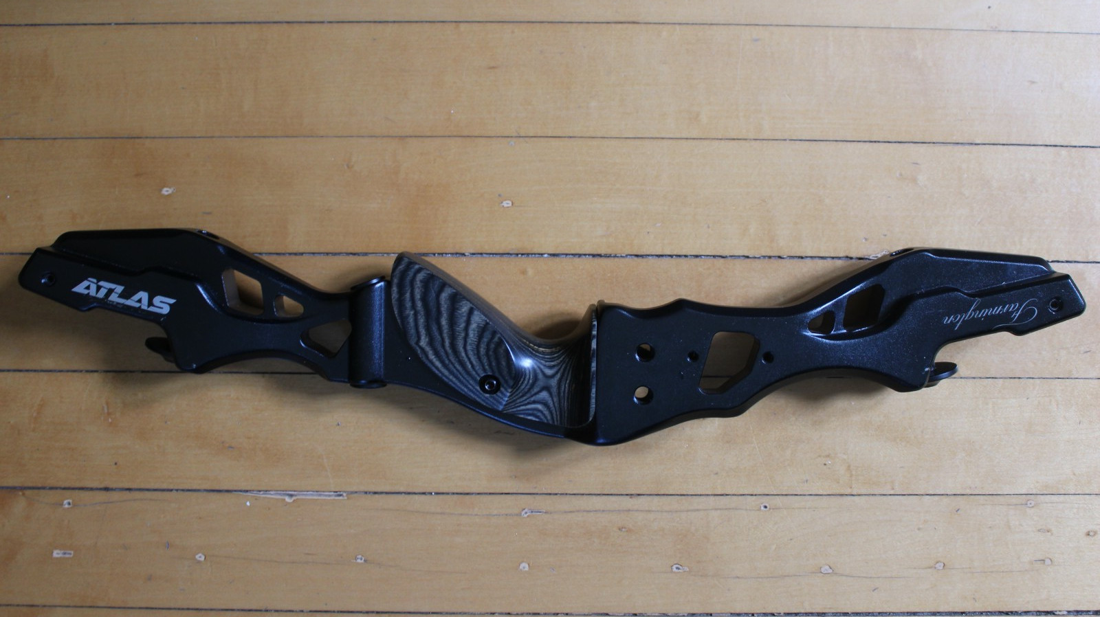 Farmington Atlas CNC T6 AL Riser & Foam Core Carbon ILF Hunting Bow /Right Hand