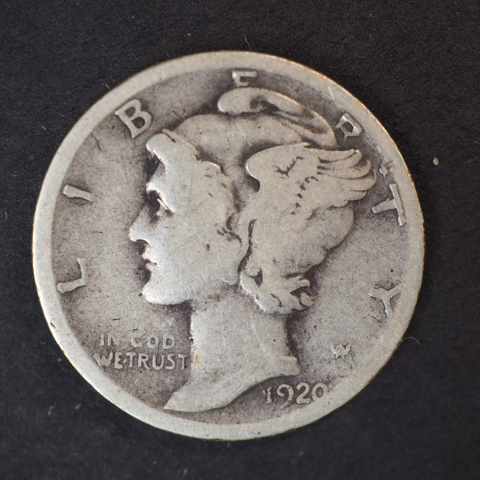1920  *D * MERCURY HEAD SILVER DIME- FREE SHIPPING! C3801