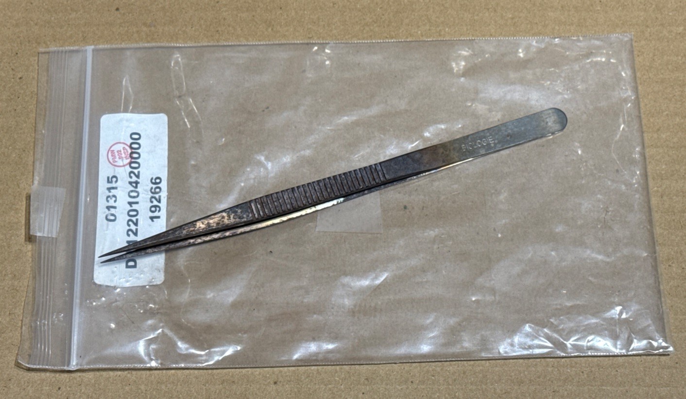 1x  Used DUMONT MEDICAL BIOLOGIE SWITZERLAND Tweezers Stainless Steel 180F