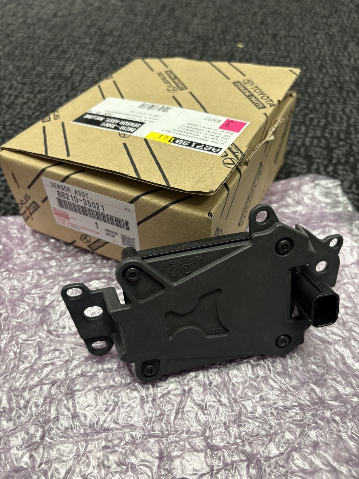 NEW Never Used Genuine OEM Toyota 4Runner Distance Sensor 88210-35021