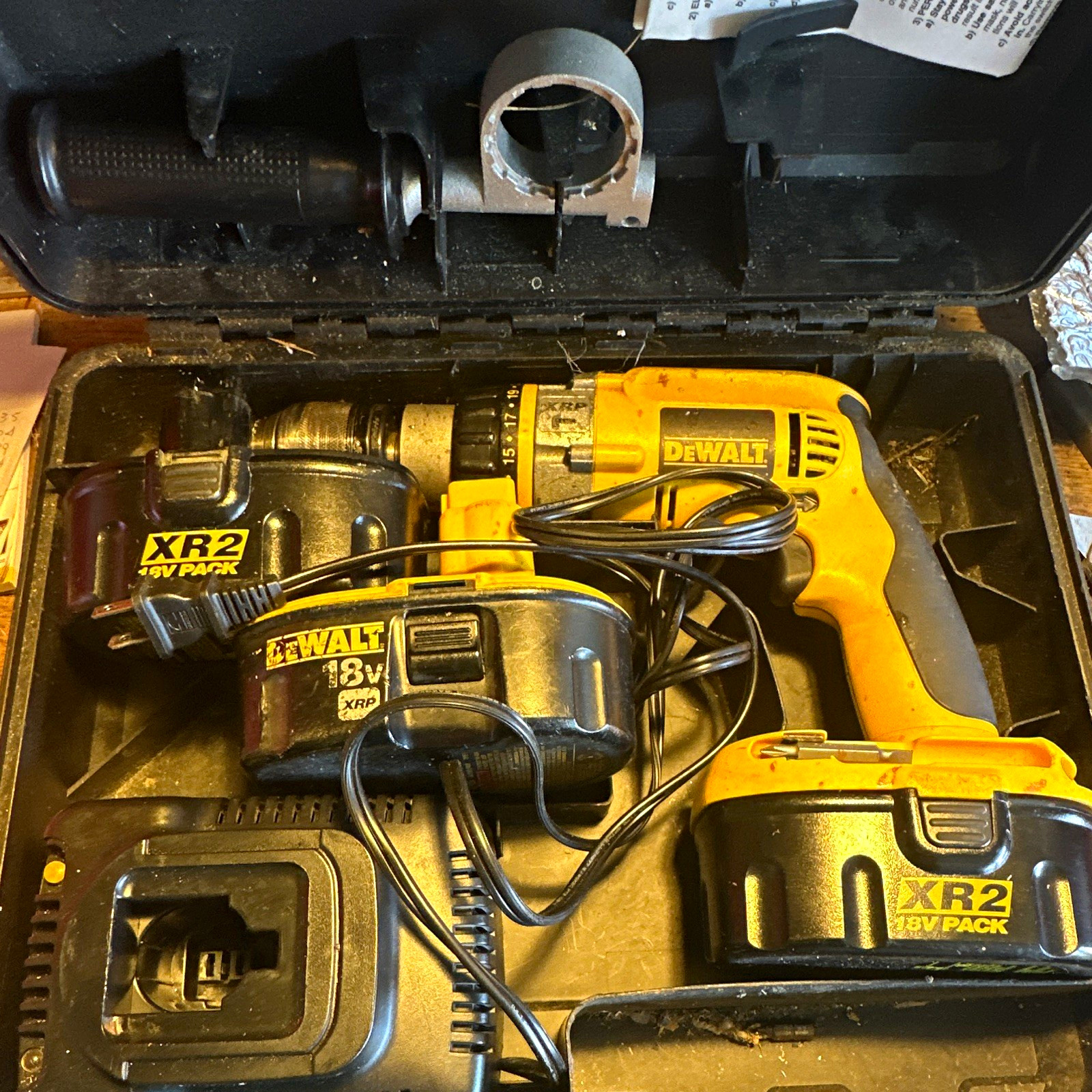 DEWALT DC989 18V Cordless Drill/Driver Hammerdrill Kit 3 NiCd Batteries